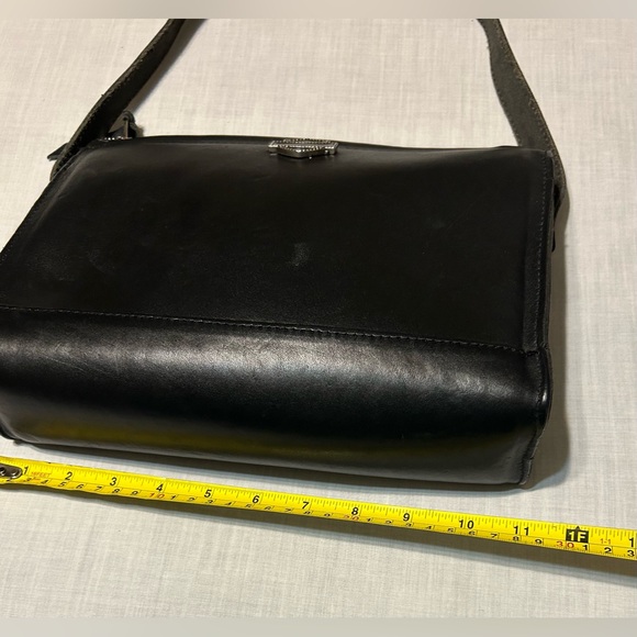 Harley Davidson Elegant Black Leather Shoulder Bag - Picture 11 of 15